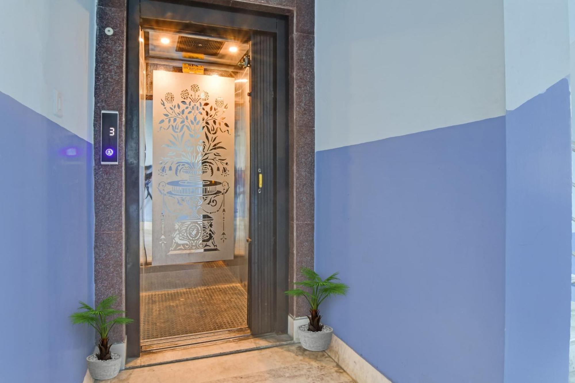 Hotel O Royal Residency Kalkutta Kültér fotó